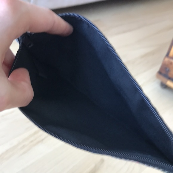 ❌🆕 Toiletry Bag - Picture 4 of 6